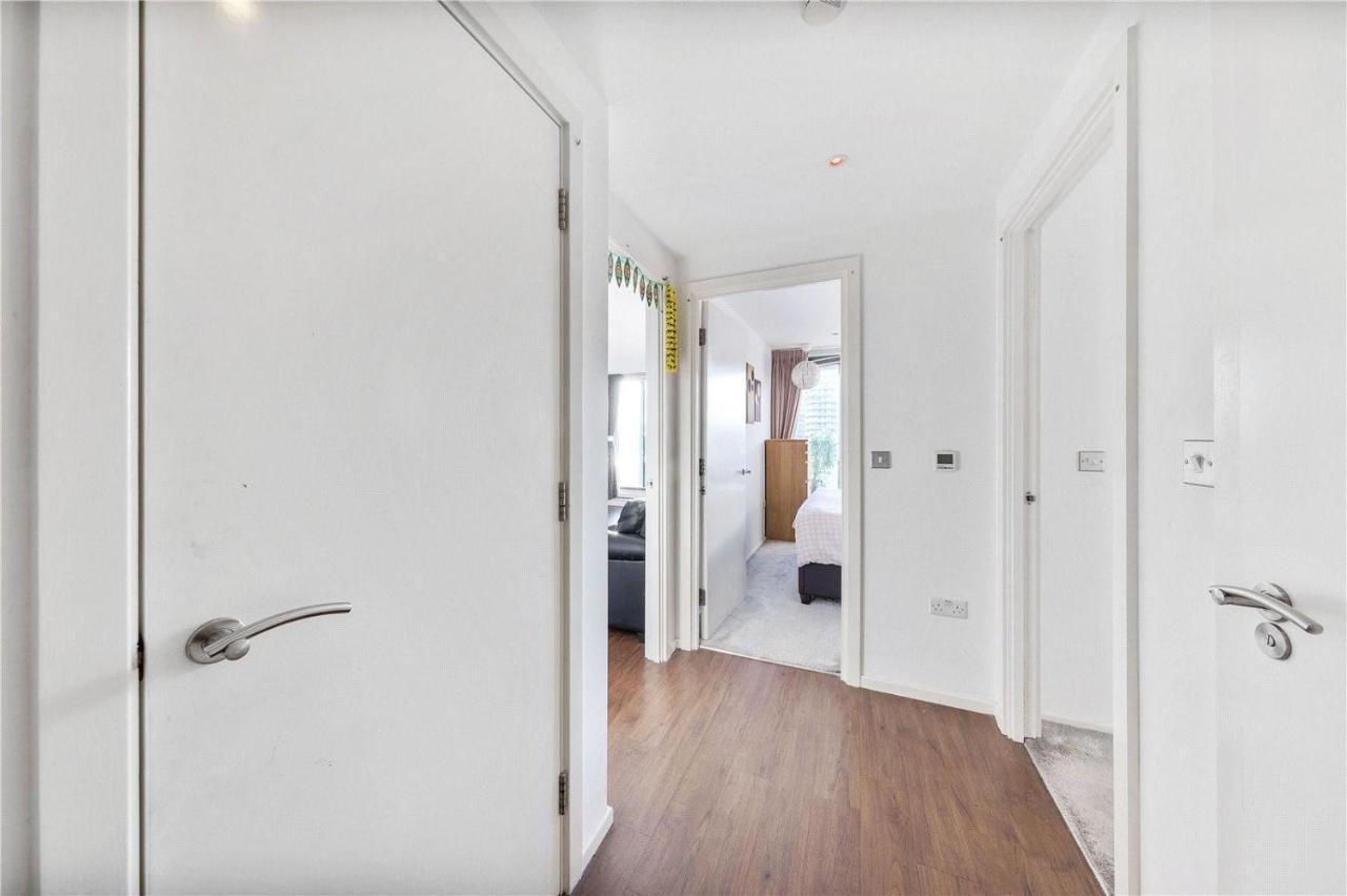 Two Bedroom Apartment - London Excel Stays Exterior photo